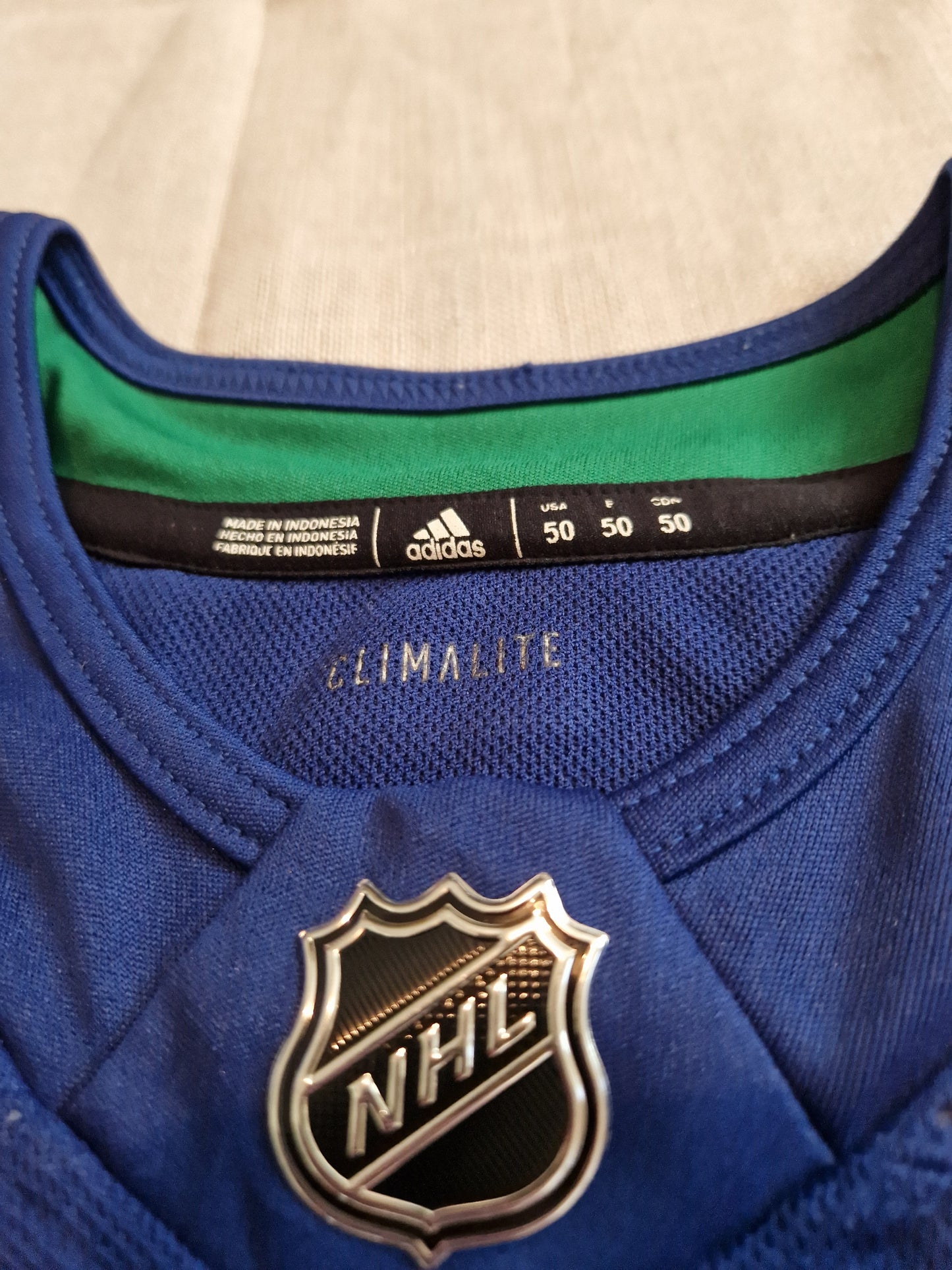 NHL Vancouver Canucks Jersey